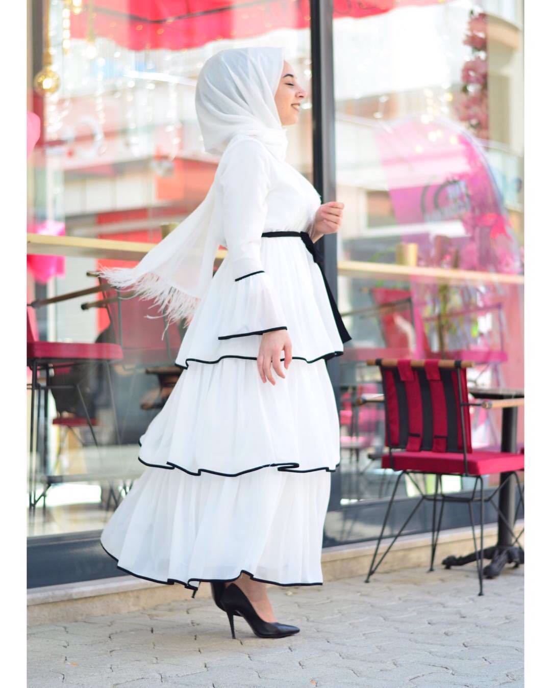 Arab fashion black and white dress