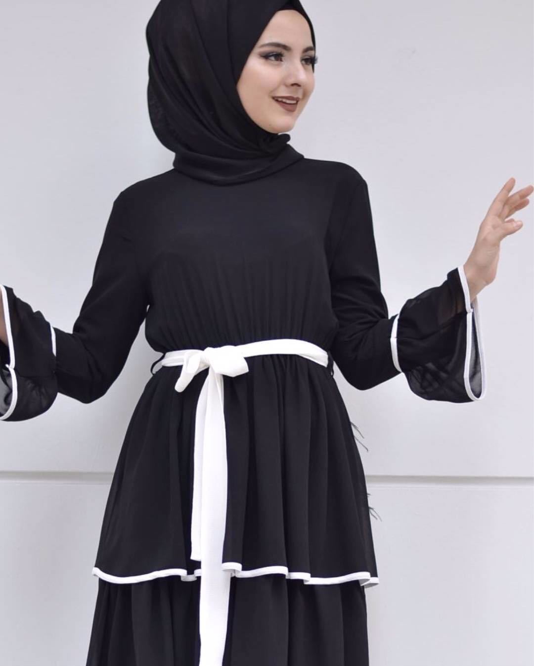 Arab fashion black and white dress